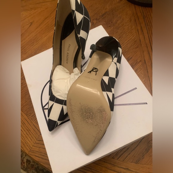 Paul Andrews black & white Italian size 37pump - Picture 2 of 2